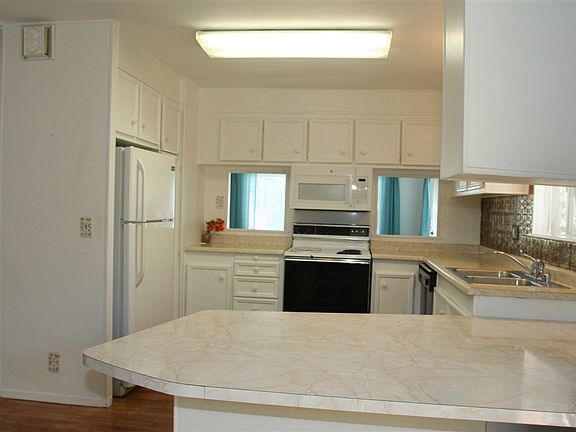 5th image of 2250 N Broadway #15
