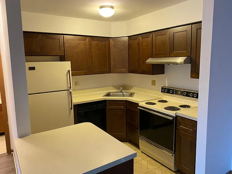 716 Prescott Dr #108 — Photo 2