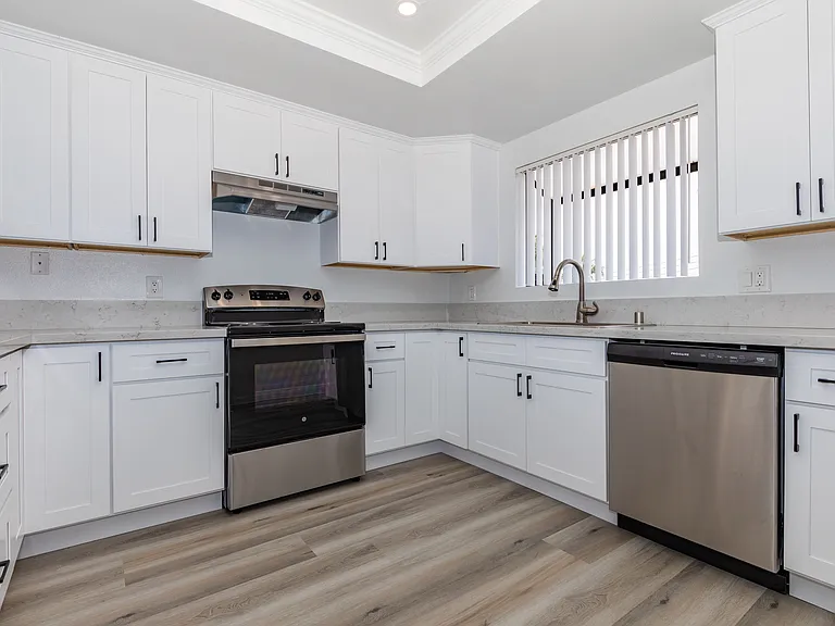 Portofino Apartments — Photo 16
