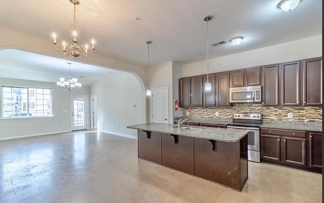 85 Strother Ln — Photo 4