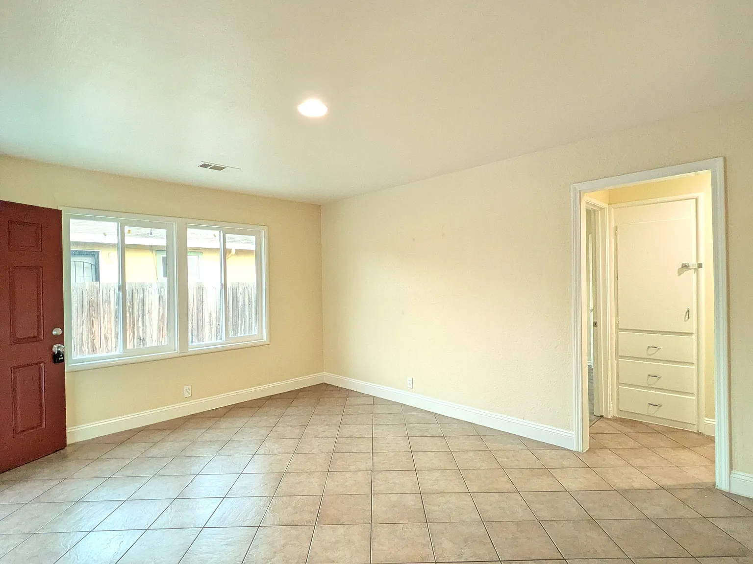 2 bed, 1.0 bath, 700 sqft, $2,800 — Photo 2