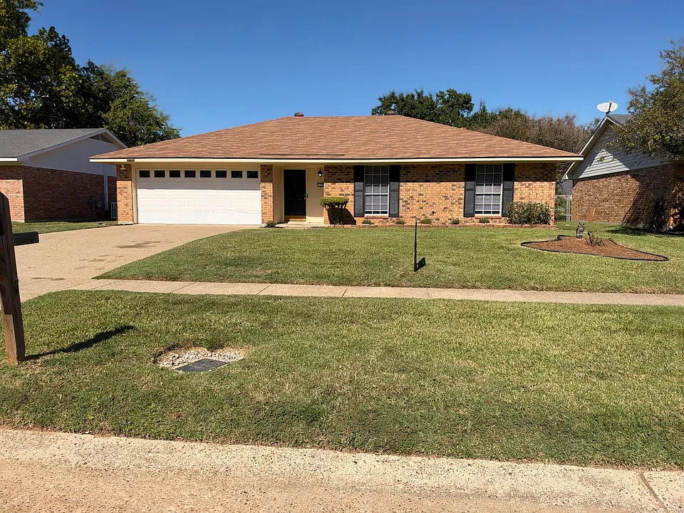 114 Napoleon Dr