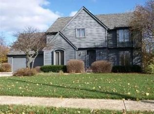 9843 E Oakridge Dr, Saint John, IN 46373