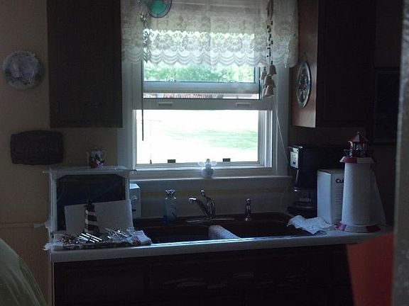 4th image of 226 Sands Ave