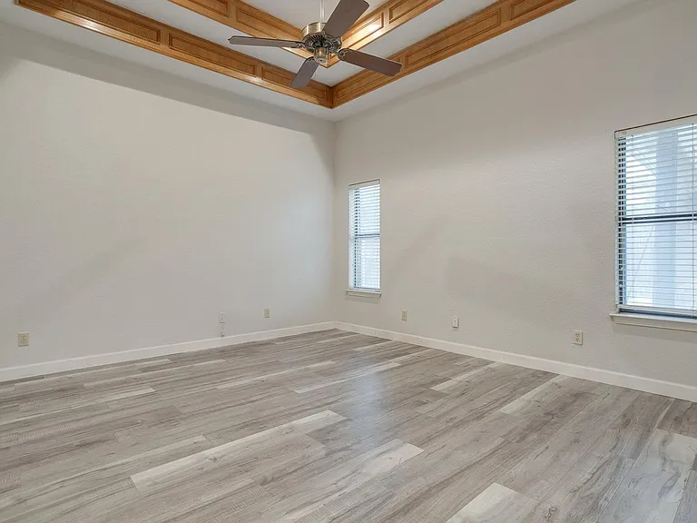 5629 Guadalajara Dr — Photo 25