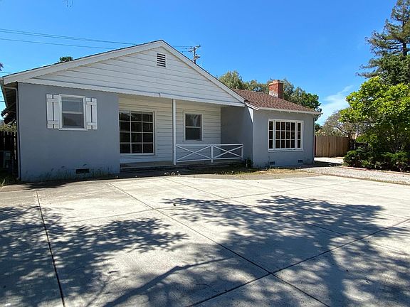 2nd image of 10921 Maxine Ave