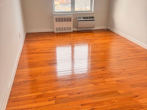 3rd image of 16-70 Bell Blvd #319A