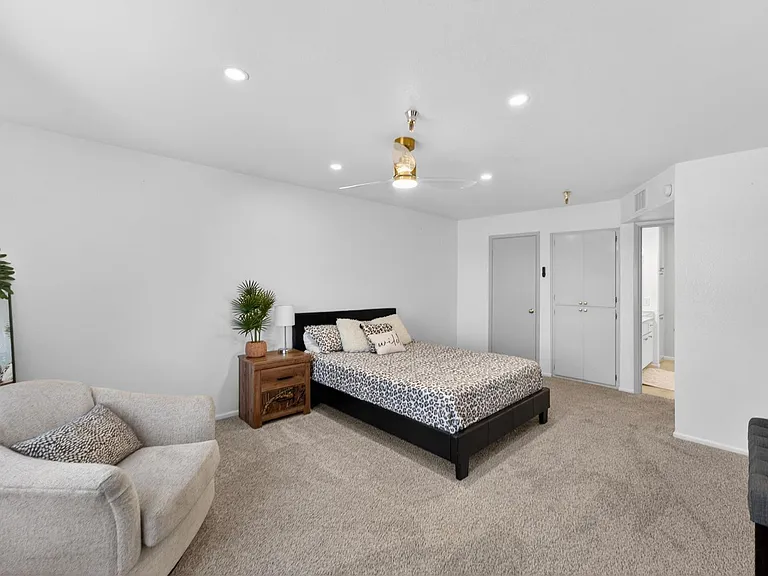 425 S Parkcrest #334 — Photo 20