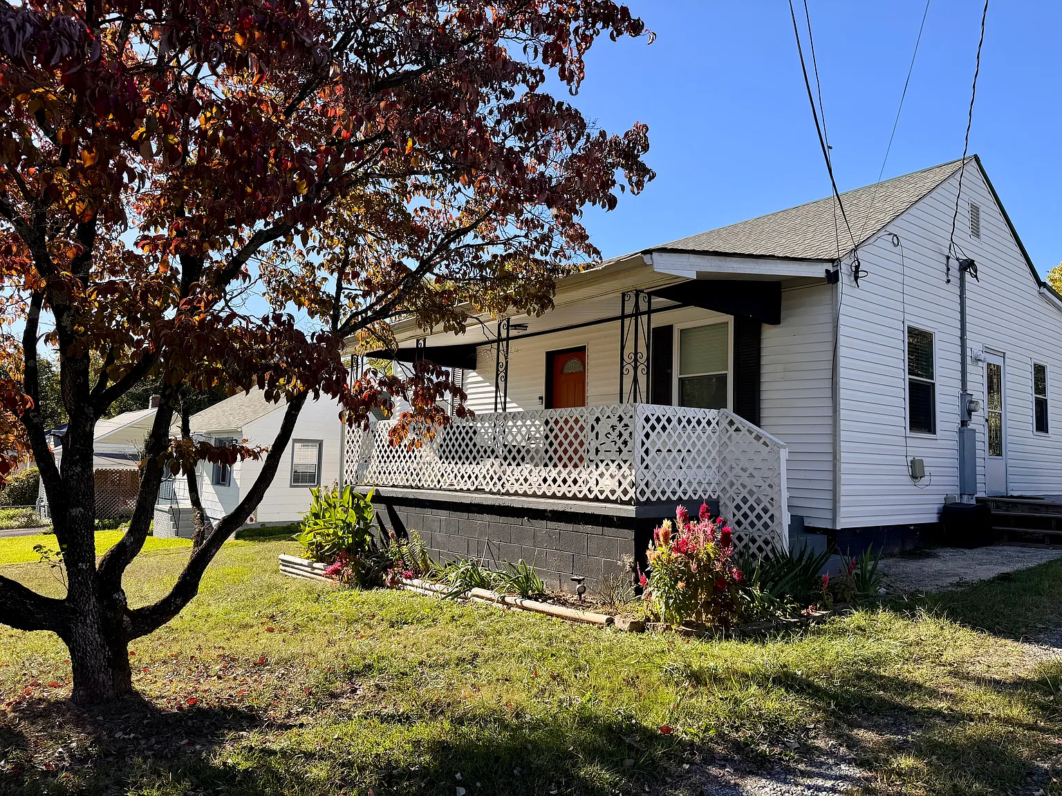 509 Broadview Dr — Photo 2