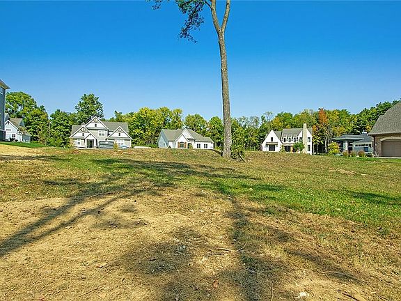 4th image of 11685 Walton Cres