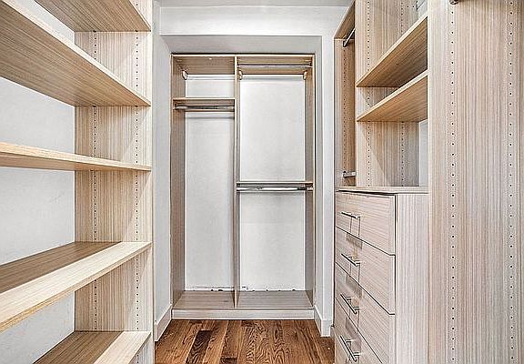 5th image of 222 E 111th St APT 5E