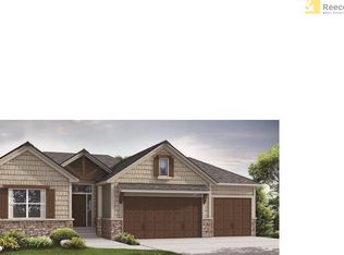 801 SE Sparrow Ct, Blue Springs, MO 64014