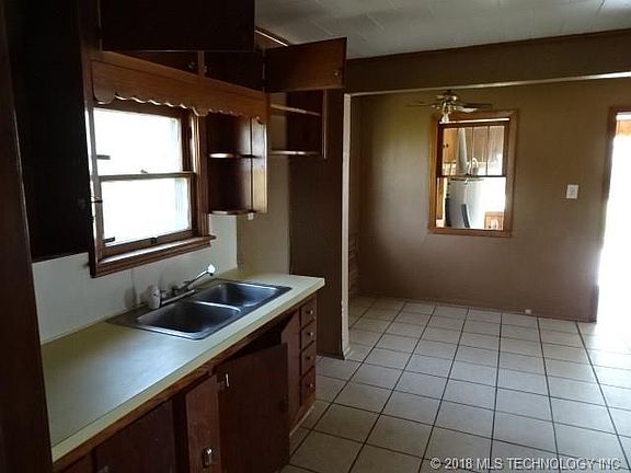 4th image of 313 Wyandotte St