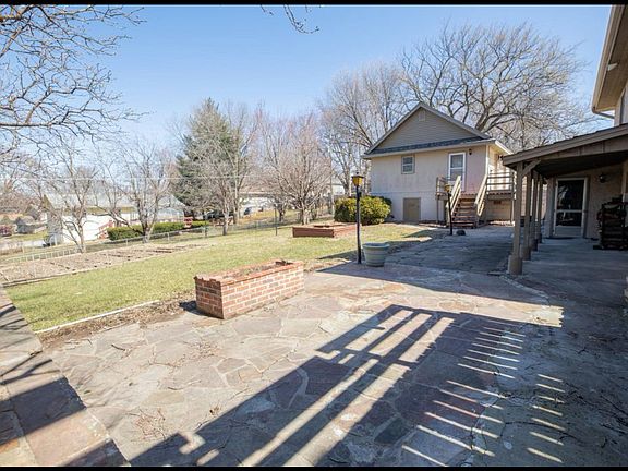 4th image of 2006 Harlan Dr