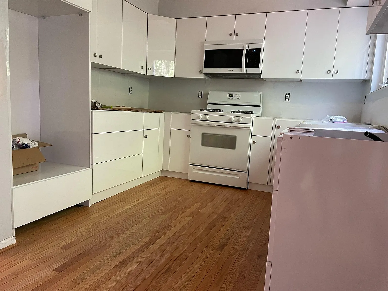 3 bed, 2.5 bath, 1844 sqft, $3,325 — Photo 2