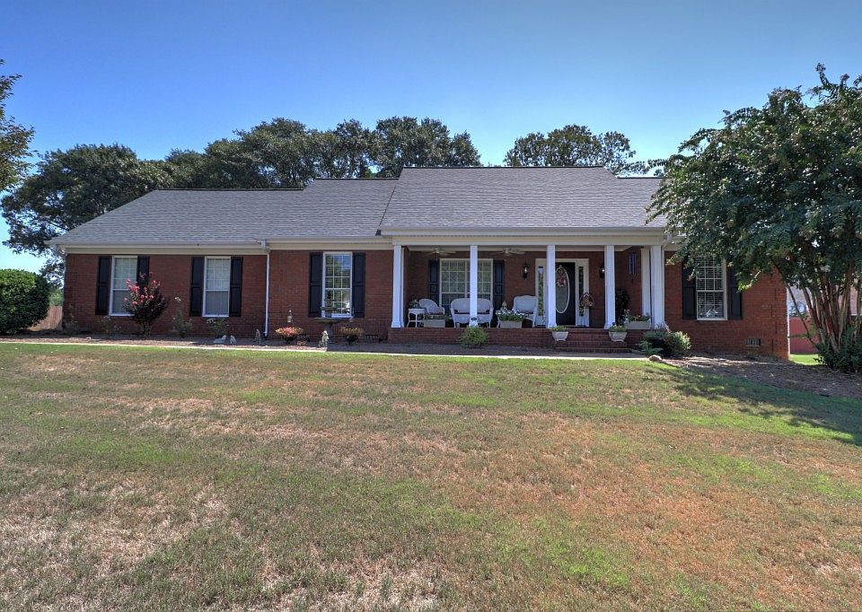 1st image of 550 Heathmoor Dr