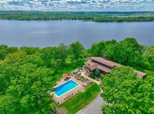 233 River Heights Trl, Hudson, WI 54016