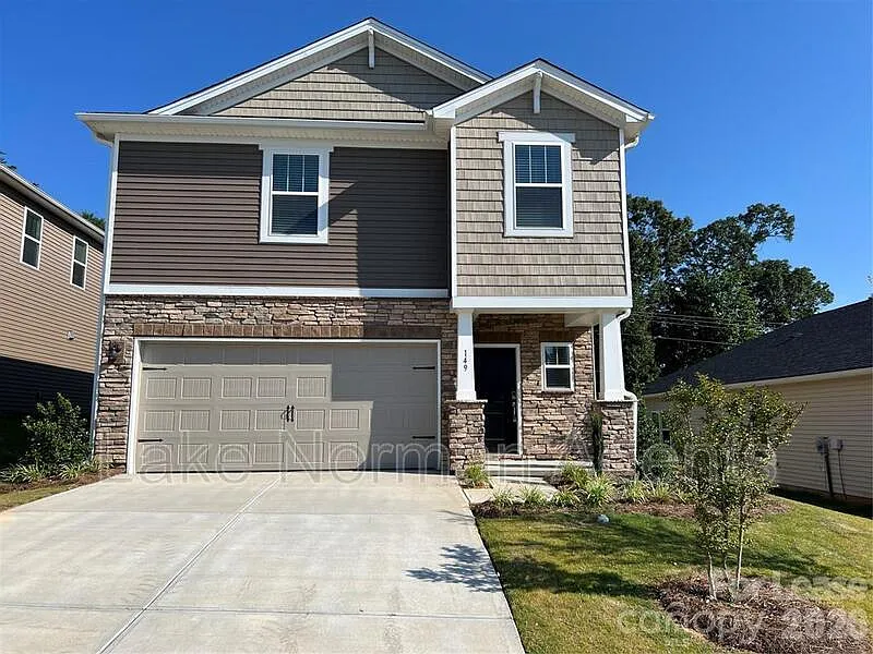 4 bed, 2.5 bath, 1934 sqft, $2,350 — Photo 1