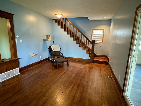 4th image of 329 N Jameson Ave