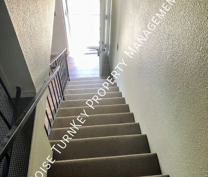 550 E Pennsylvania St — Photo 19