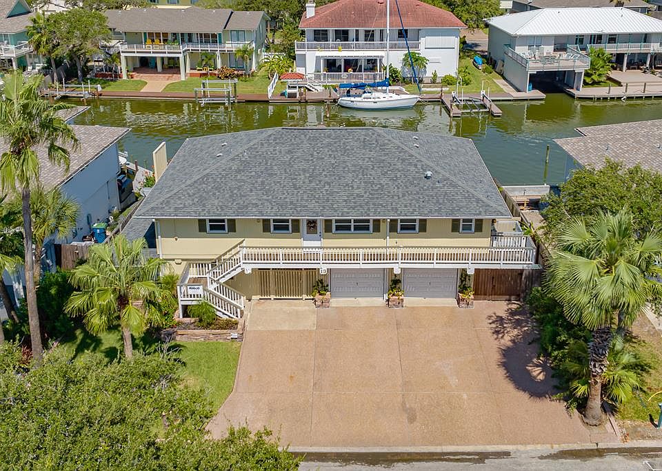 1st image of 13 Bimini Dr