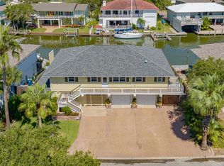 13 Bimini Dr, Rockport, TX 78382