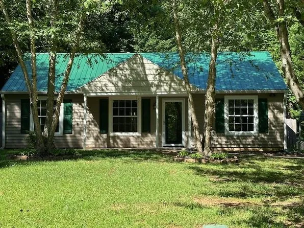4487 Fountain Dr, Gillsville, GA 30543