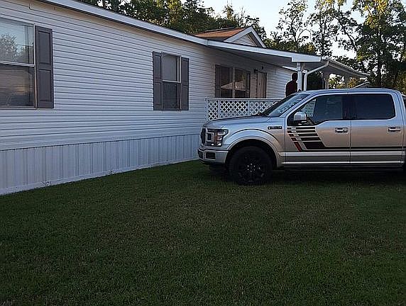3rd image of 10007 Fournier Ave