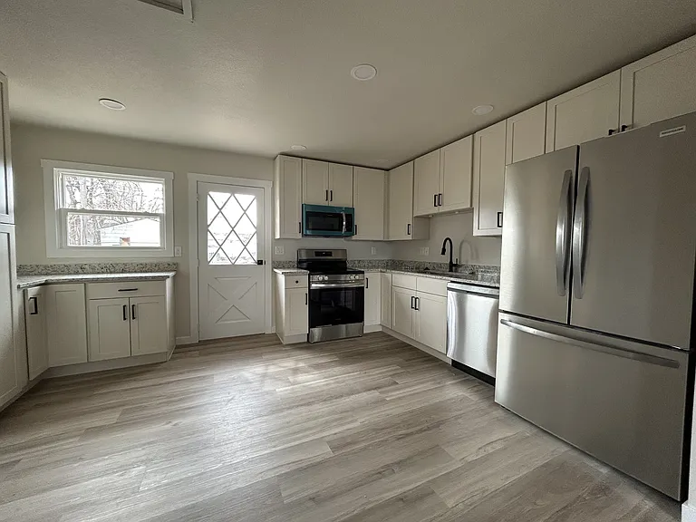 1305 Rockwood Ave — Photo 2
