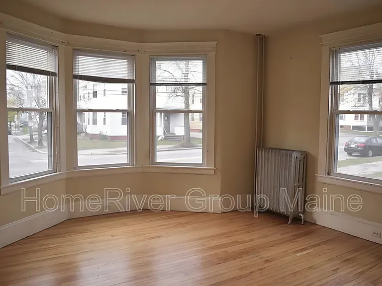 171 College St #5 — Photo 37