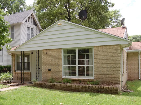 1311 Loomis St, Winfield, KS 67156