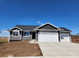 1324 Beringer Ct NE, Cedar Rapids, IA 52402