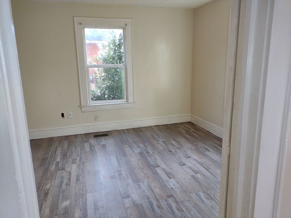Front bedroom