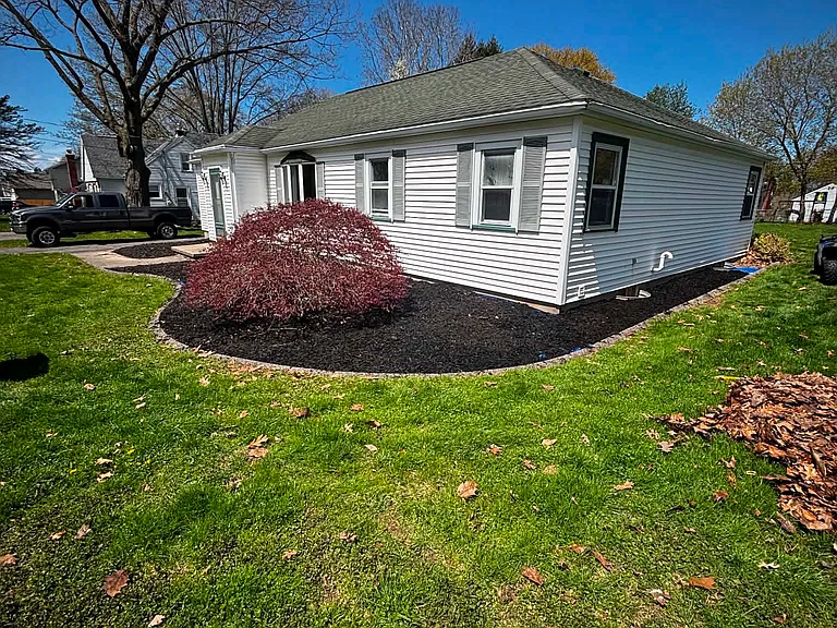 92 Daytona Ave — Photo 3