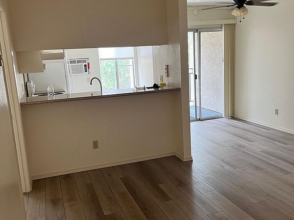 3rd image of 7502 Parkway Dr Floor 3