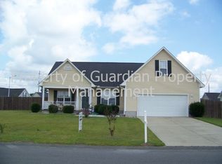 2731 Daniel Boone Ln, Hope Mills, NC 28348