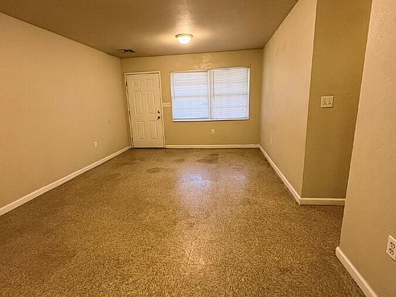 2nd image of 709 W Warren St