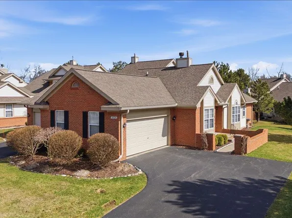 10324 Champions Cir #44, Grand Blanc, MI 48439