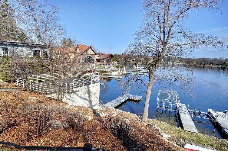 N52W34810 Lake St, Okauchee, WI 53069 Zillow