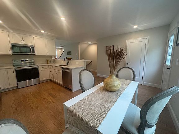 5th image of 83 Kearsarge Lane