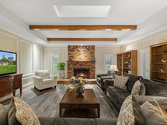 5th image of 1110 Seminary Rdg