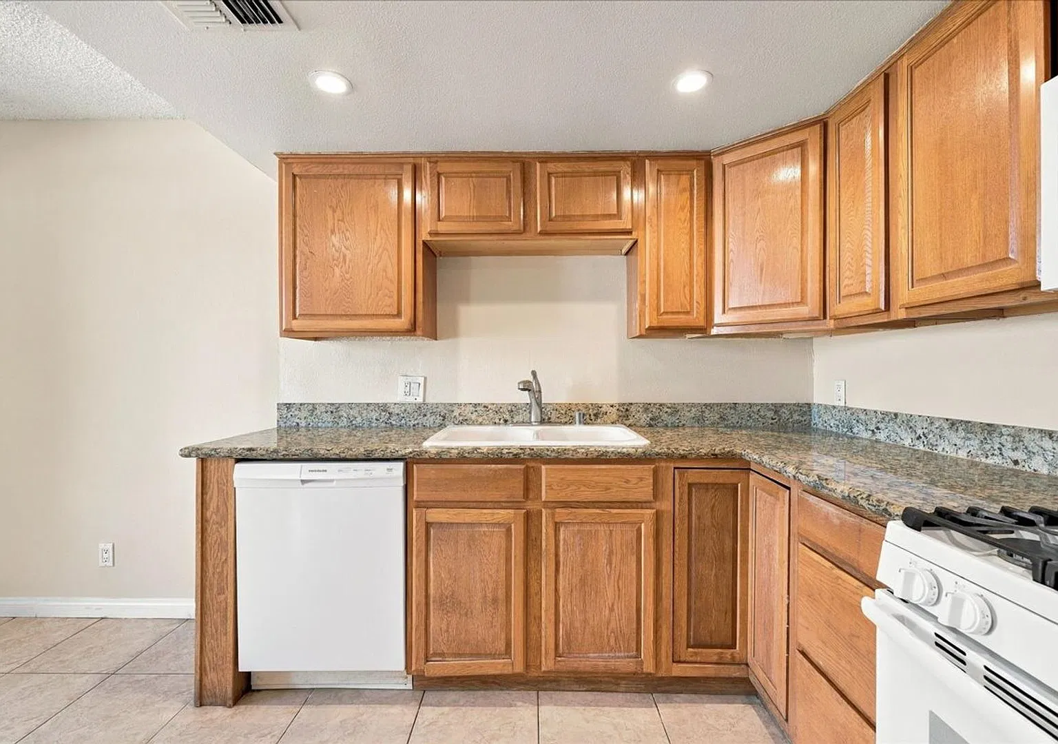 3921 E. Calle De Carlos — Photo 3