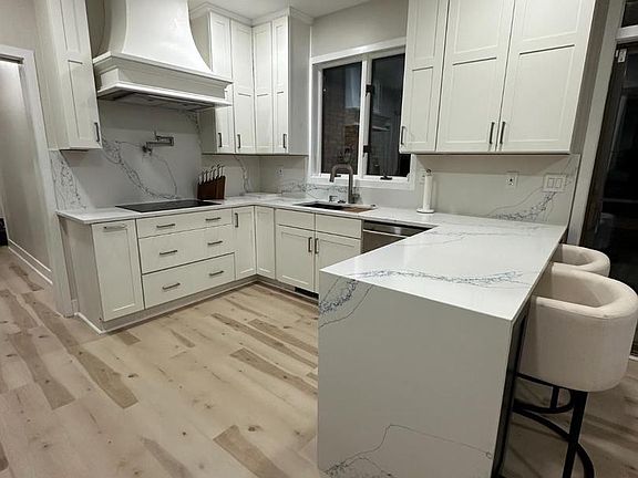 3rd image of 11530 Magnolia Ct