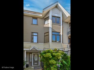 3322 N Racine Ave, Chicago, IL 60657