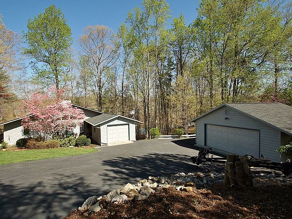 2nd image of 254 Buck Run Dr