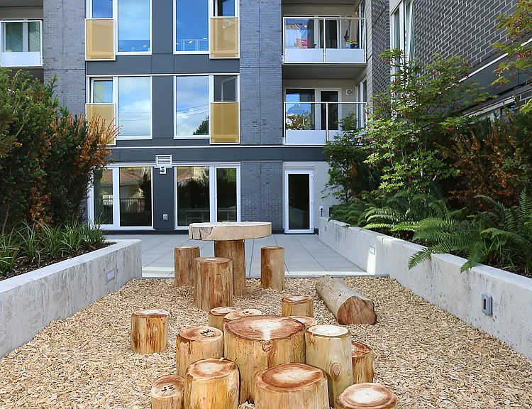 388 Skeena St — Photo 11