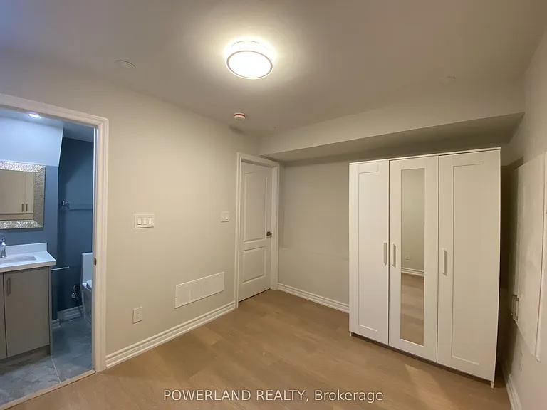 2 Saint Annes Rd #BASEMENT — Photo 8