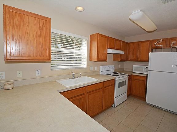 4th image of 106 Woodknoll Pl