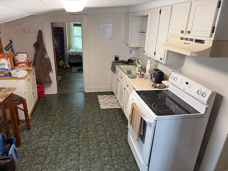 221 S Pine St — Photo 10