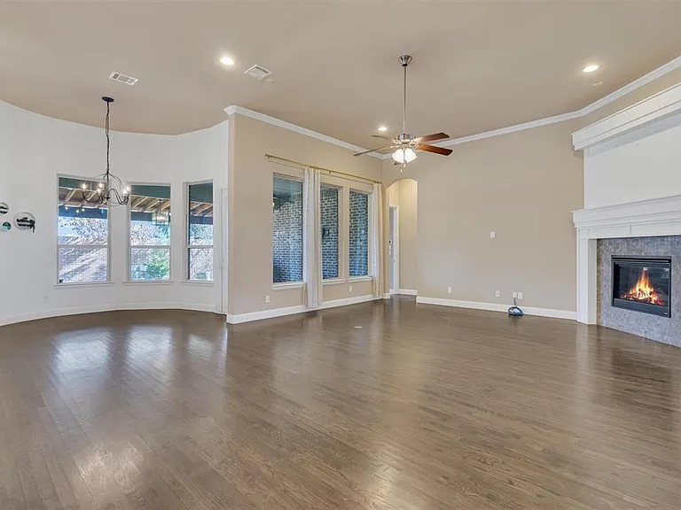7336 Champagne Dr — Photo 15